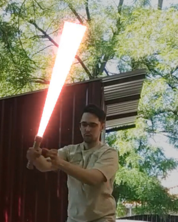 Alexey 2a lightsaber effect using blender