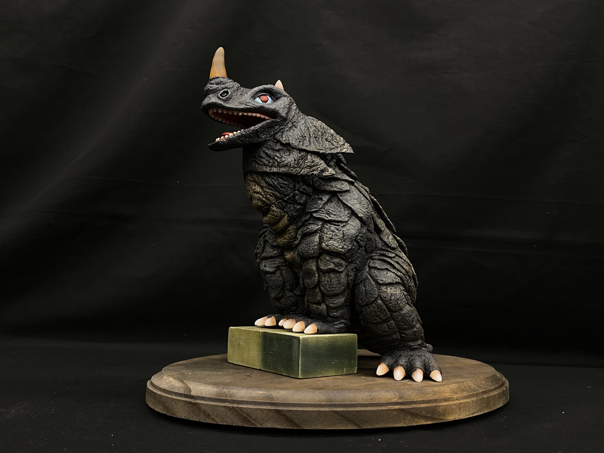 Robin Kwok - Tsunami Kaijū Seamons Art Statue 津波怪獣 シーモンス 