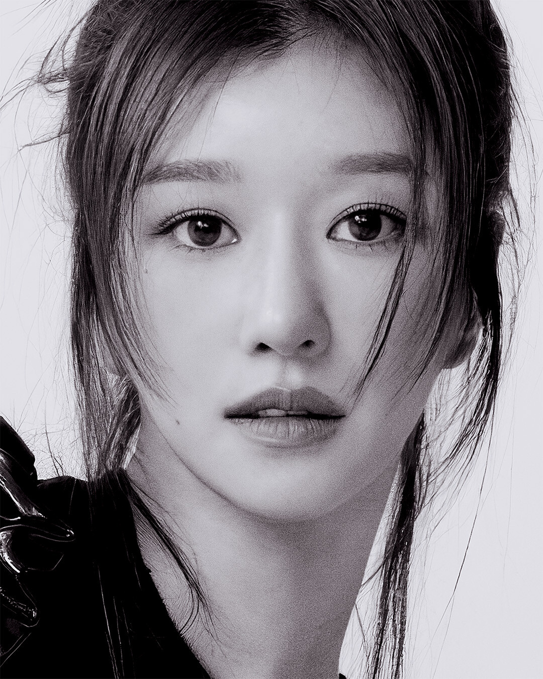 Seo Yea-ji, reimagined in monochrome 🖤