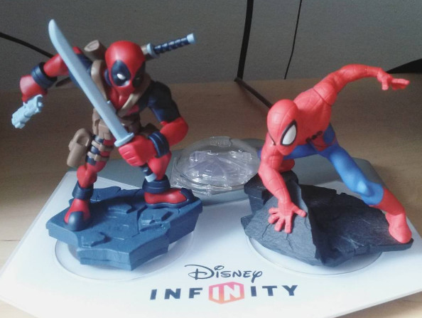 Disney infinity deadpool figure top