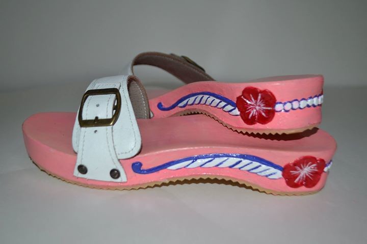 happy feet sandals