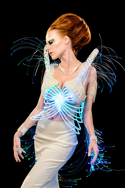 Artstation Fiber Optic 3d Printed Dress Aiman Akhtar [spent a very full weekend awhile back shooting with some ladies from california. fiber optic 3d printed dress aiman akhtar