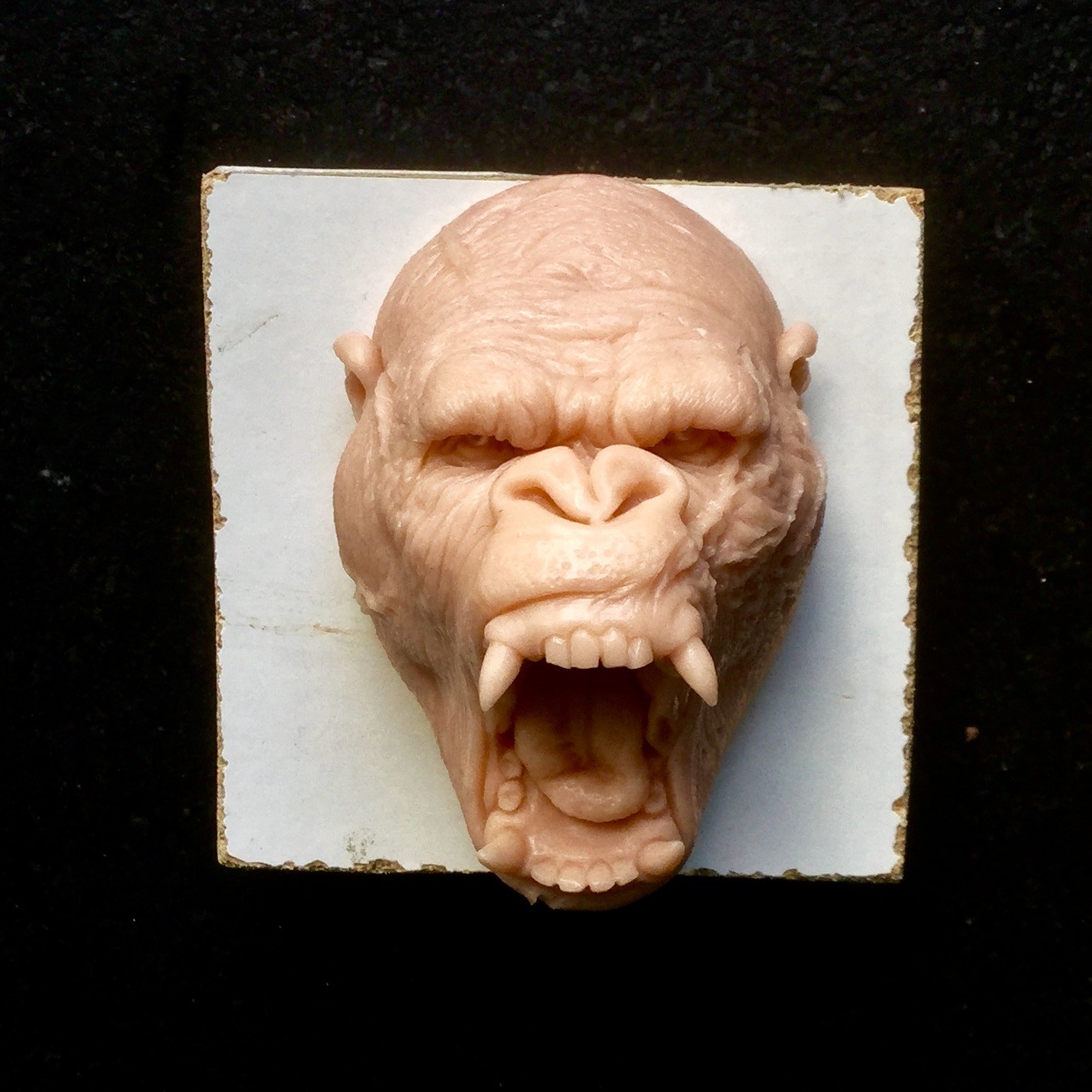 Gorilla/super sculpy/2,5 inches