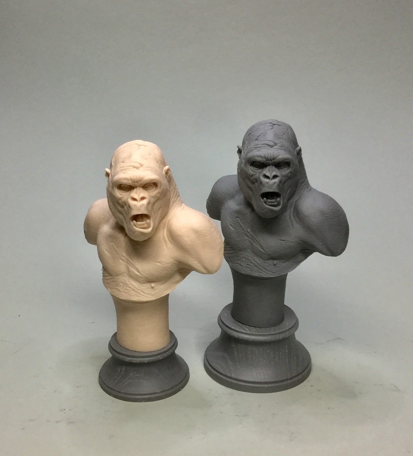 Gorillas set/ cast resin