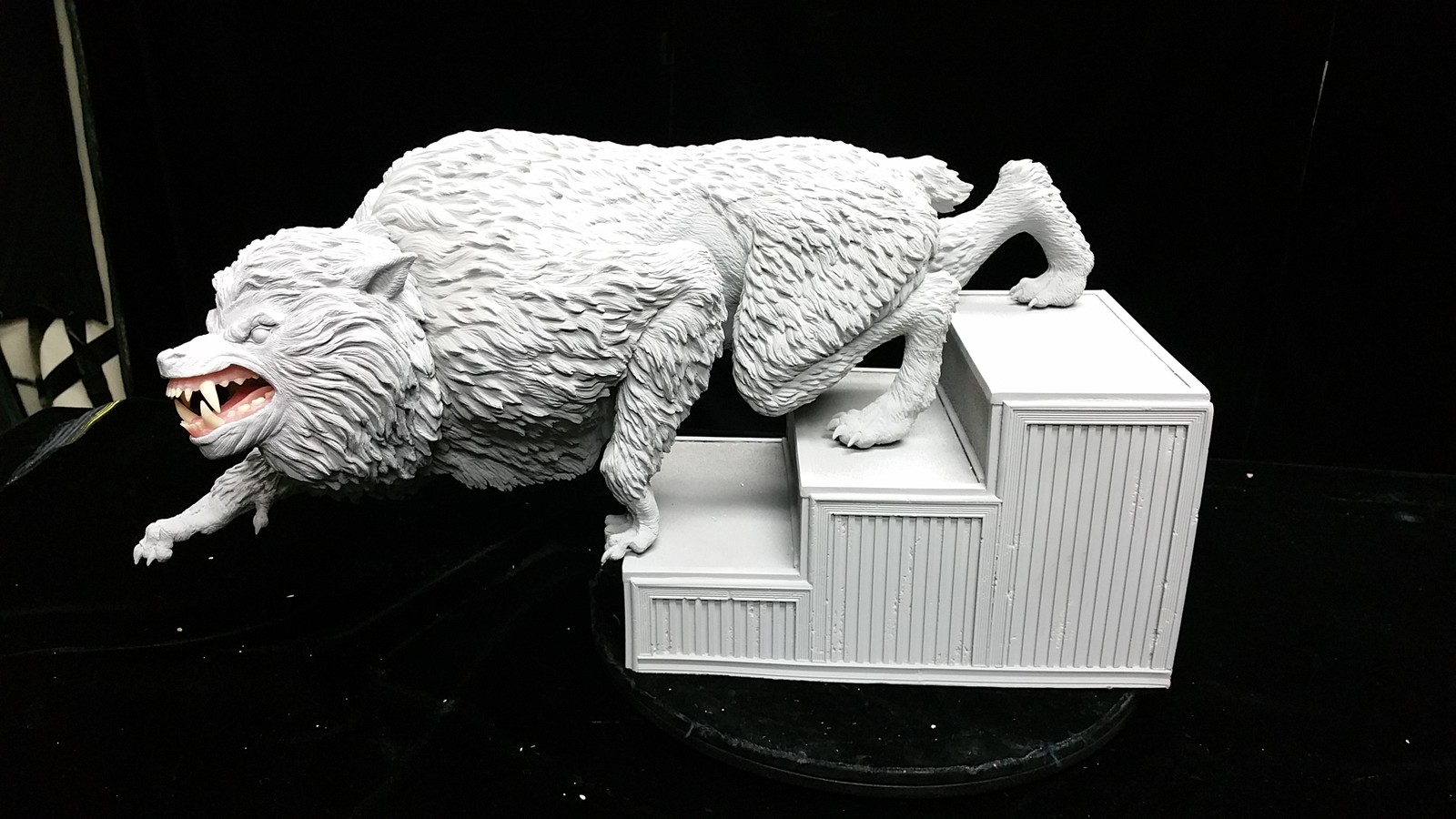 Hector Arce Kessler Wolf 14 Scale Statue American Werewolf in London