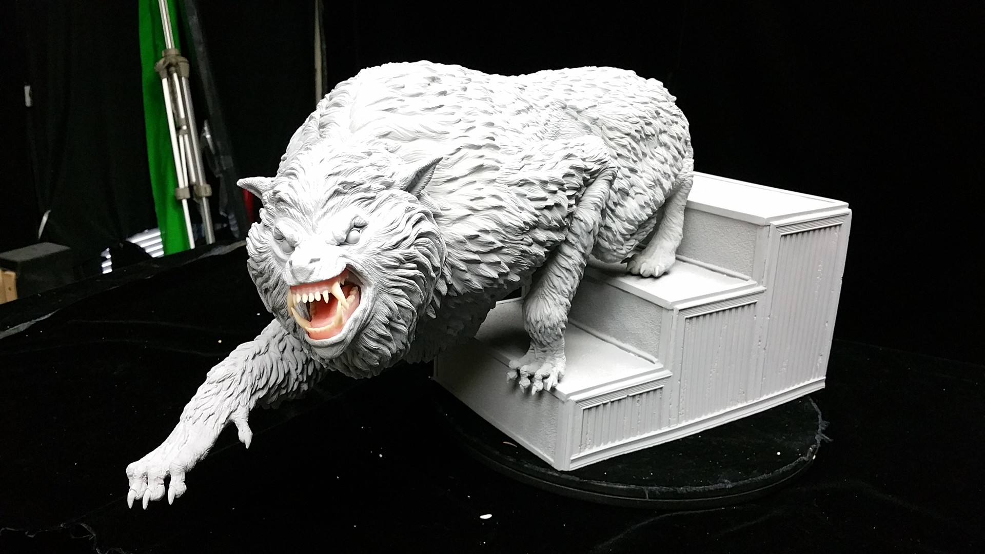 Hector Arce Kessler Wolf 14 Scale Statue American Werewolf in London