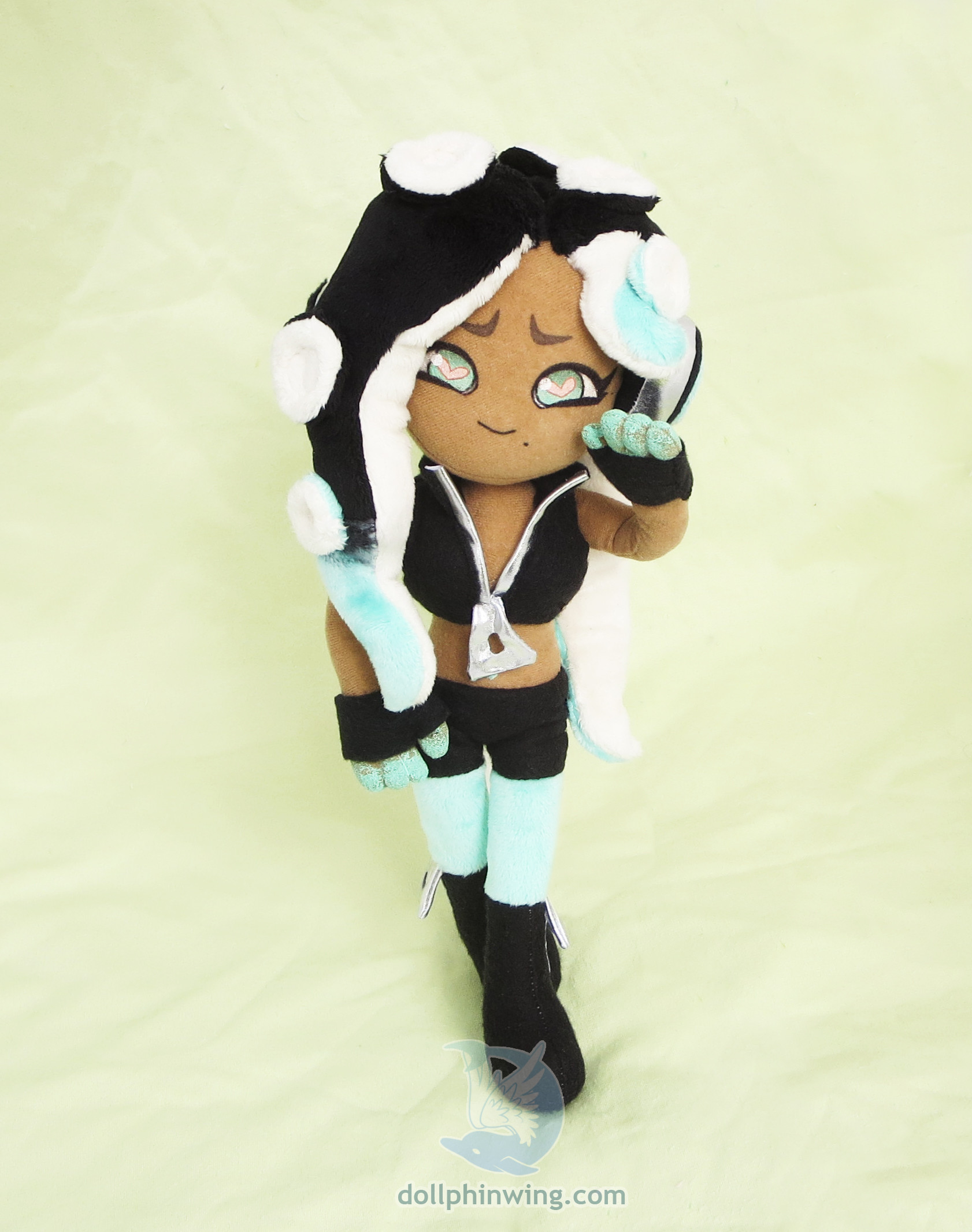 Featured image of post Splatoon Plushies Naturally splatoon is just as ripe for merchandise as any nintendo ip and a japanese retailer is for 2 500 yen roughly 21 13 you can order a few variants of splatoon characters from japanese