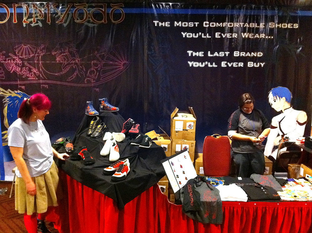 AnimeUSA just prior to the dealer's room opening