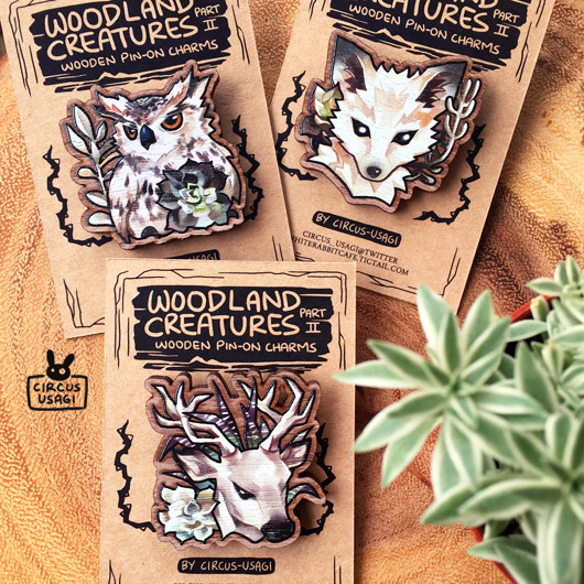 Montañas climáticas implícito Iluminar JY Ong - Woodland creatures - wooden pin-on charms