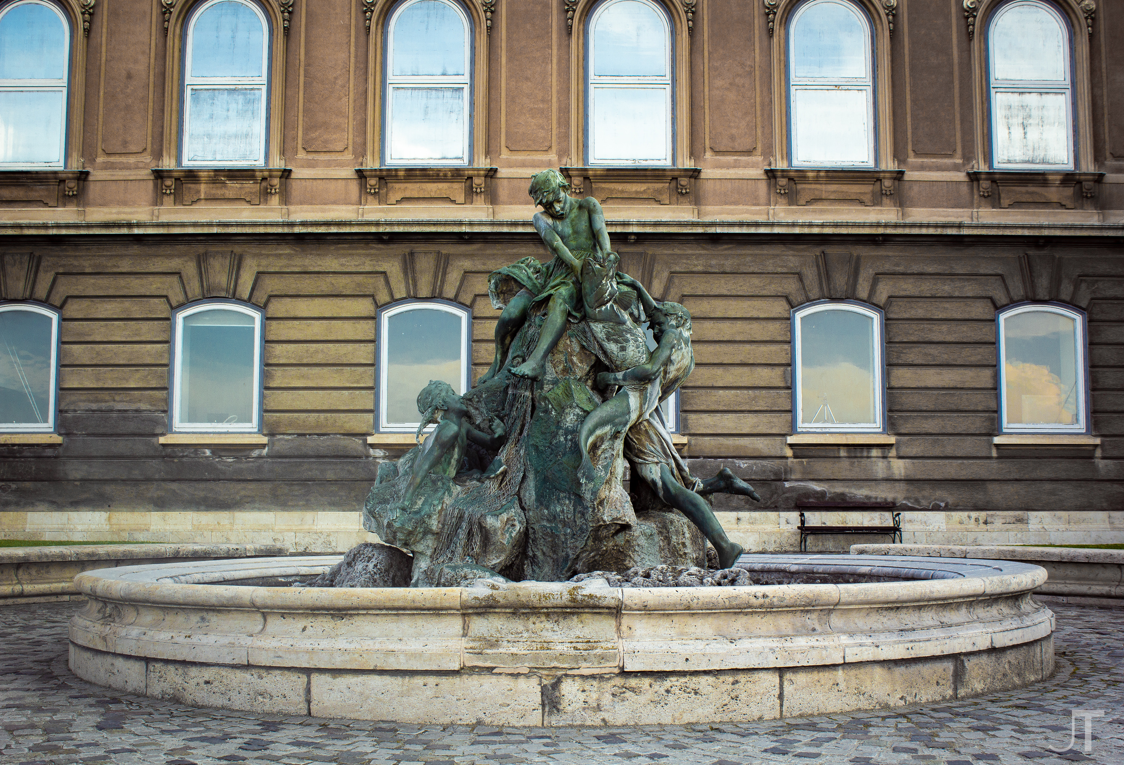 Location: Buda Castle
Statue:  A Halászó fiú szobor