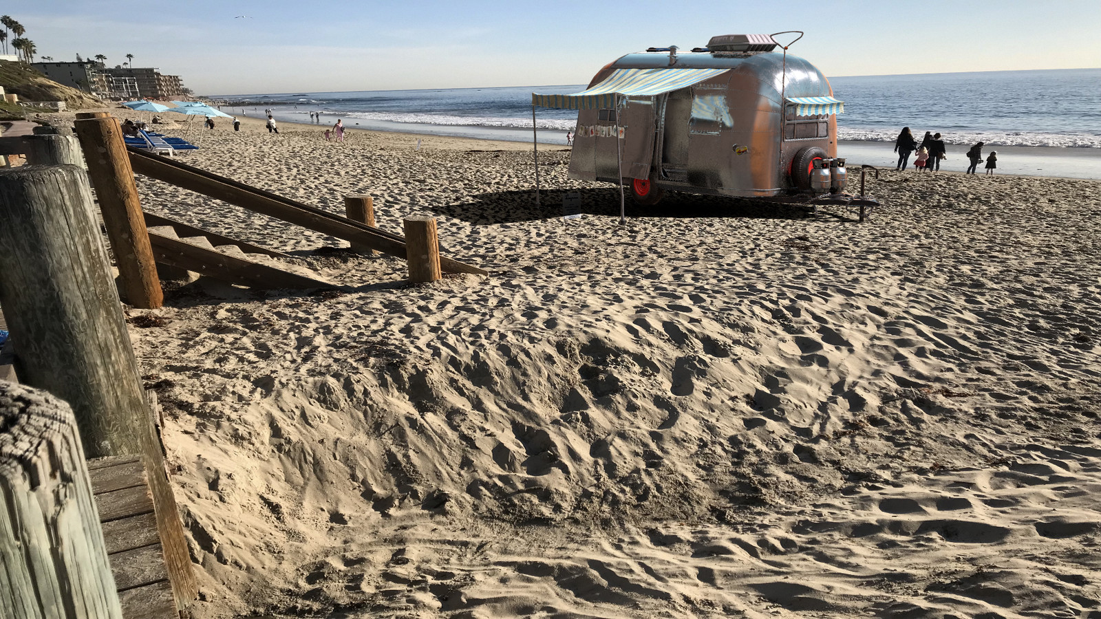 Final Camper with lighting and photo plate