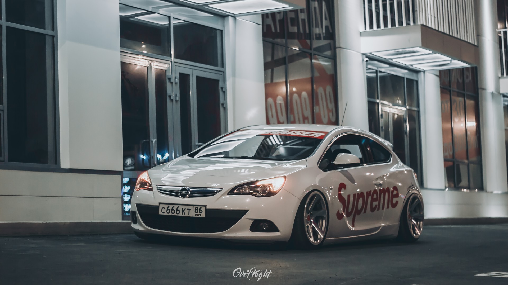 Opel Astra stance