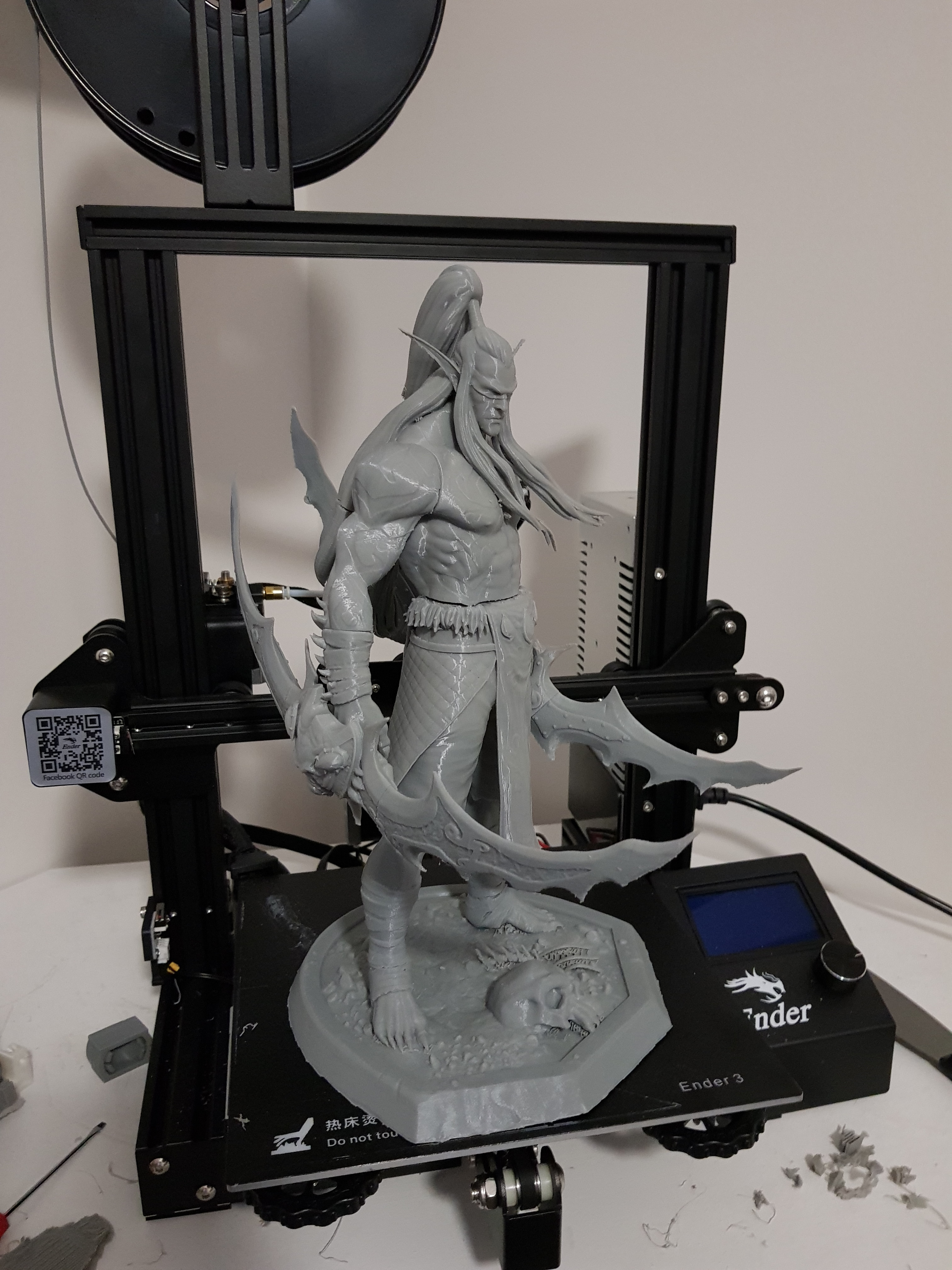 3D Printed on Cr10s and Ender-3, blades on Prusa I3mk2 - needs lots of clean up and have to and fill all the seams with putty and sand but turned out pretty cool.  Stands about 50cm tall.
