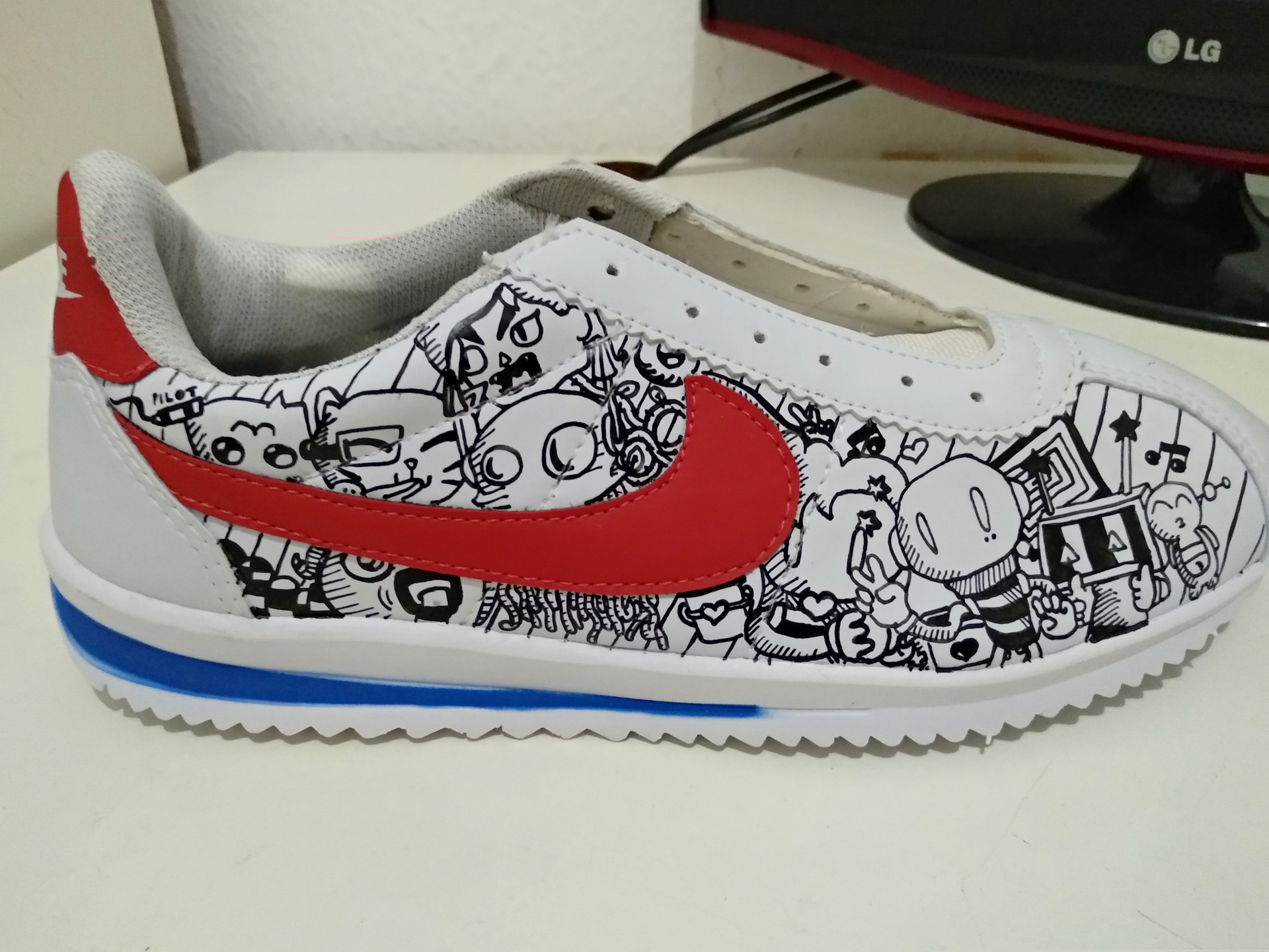 Red bandana deals nike cortez
