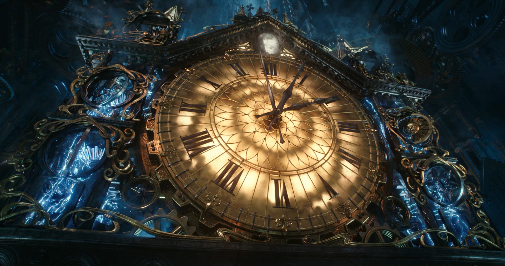 Guillaume Thimus - ALICE THROUGH THE LOOKING GLASS