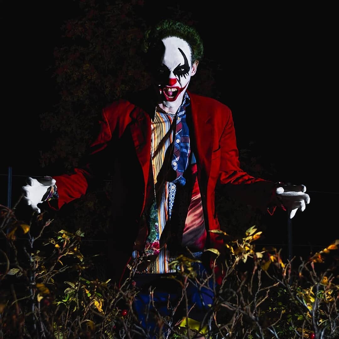 Creepy clown makeup discount