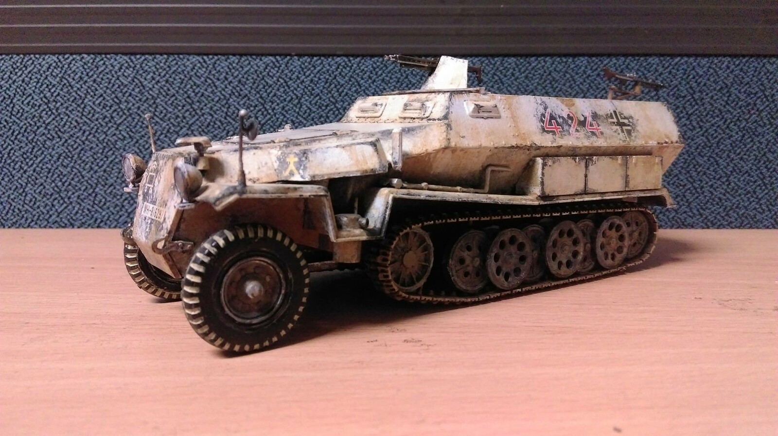 Dex Fang - German Sdkfz 251 Halftrack (1:35 scale model)