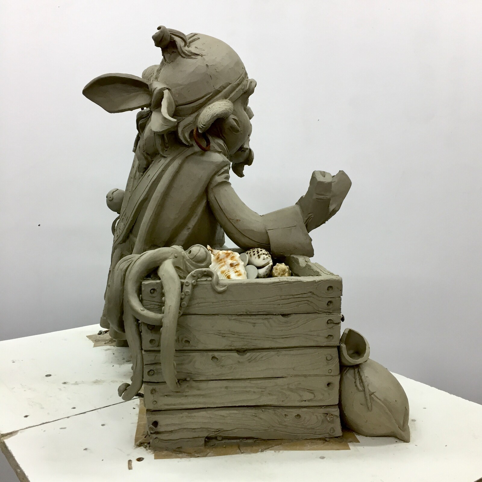 Hewelion clay water sculpture/55cm tall