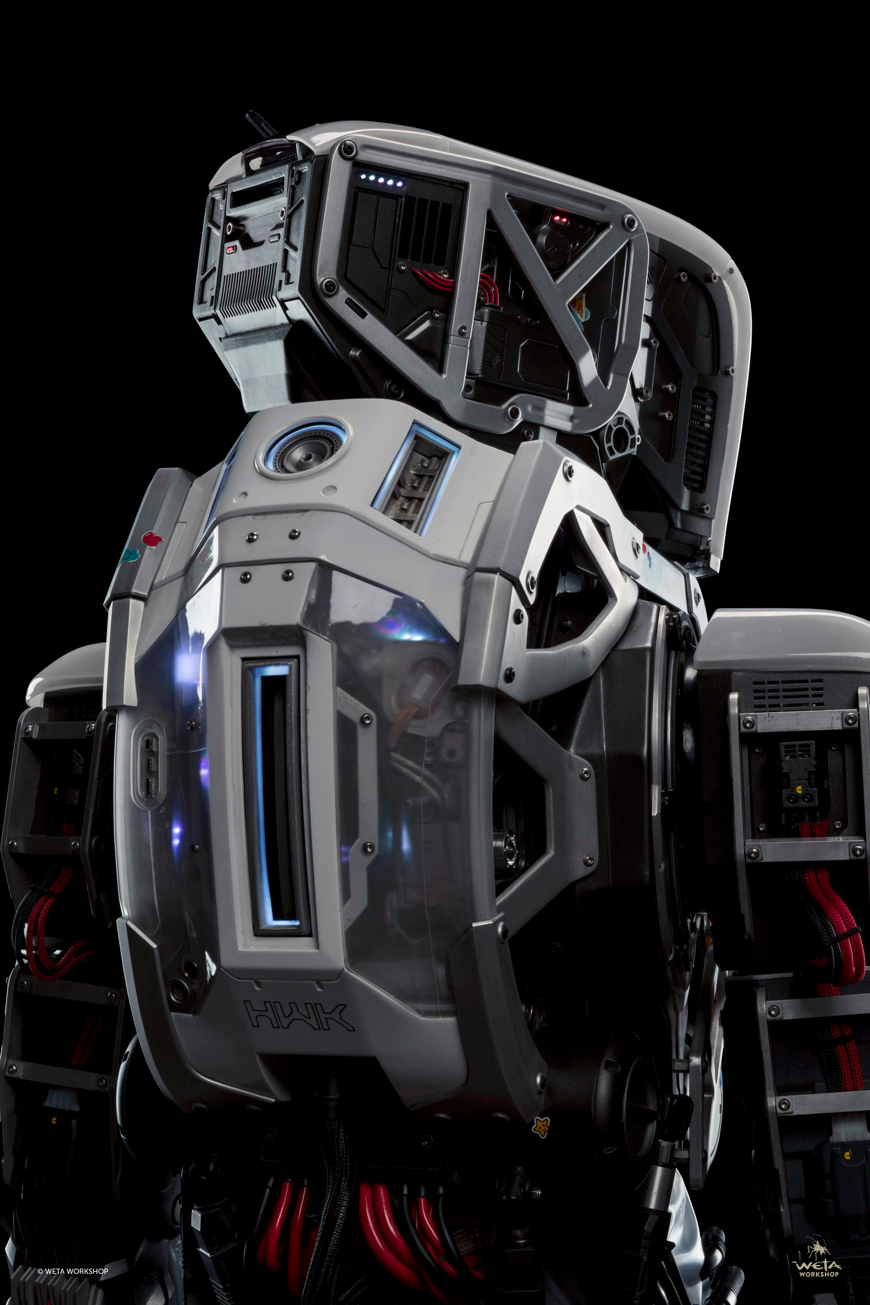I Am Mother: Specialty robot suit