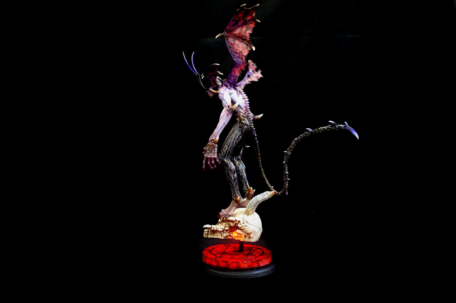 アモン デビルマン黙示録 + 魔法陣ベース ワ 1:6 レジンキット
Apocalypse of Devilman : Amon