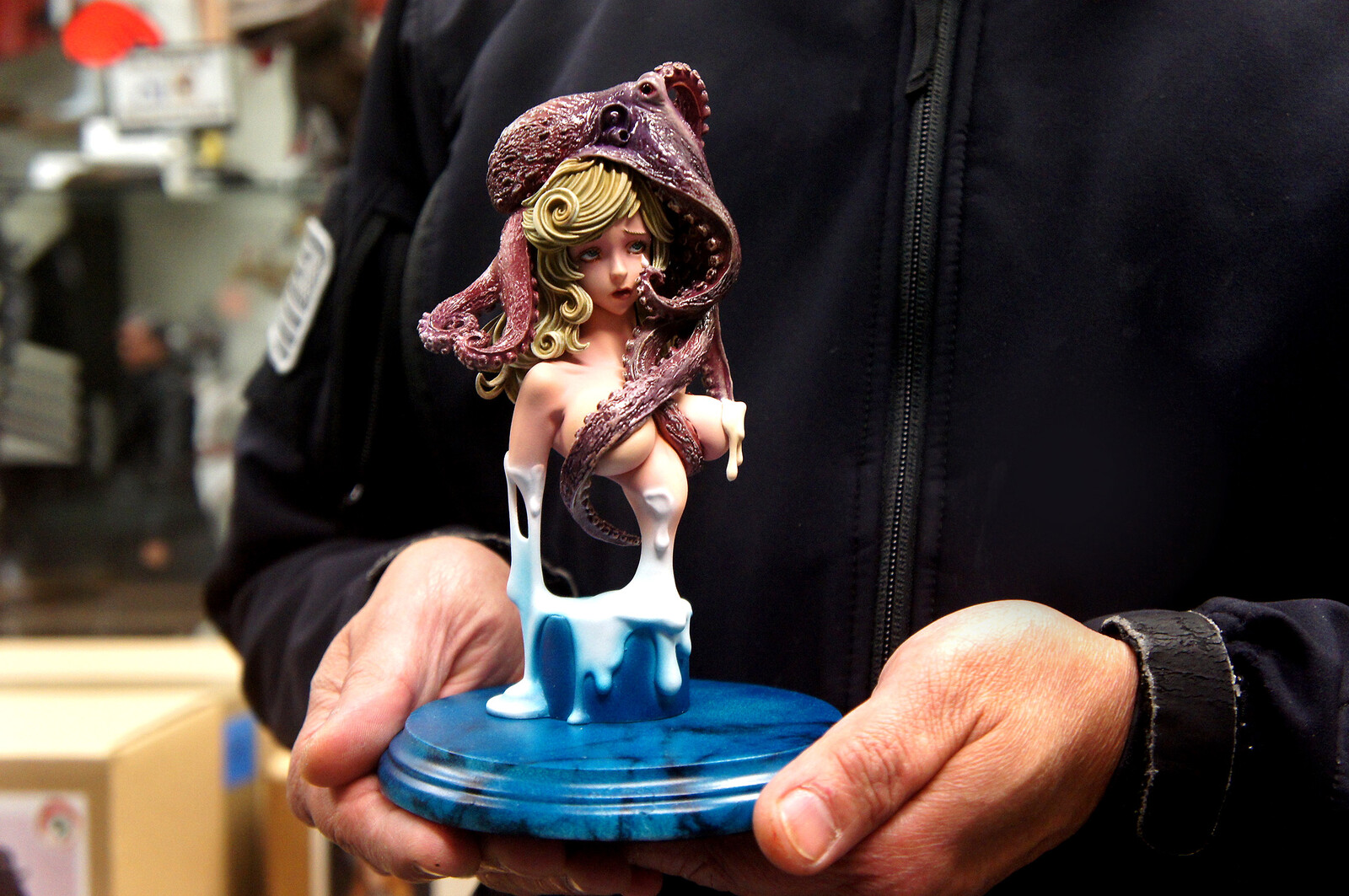 Sorrow Octopus  Art Statue 
哀ちゃん