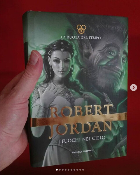 book with gold, limited edition The Wheel of Time