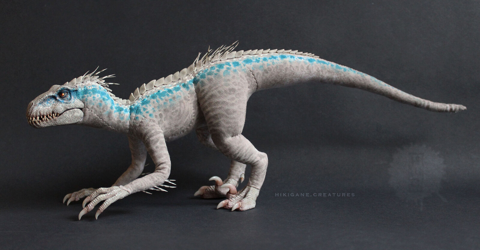 the white indoraptor