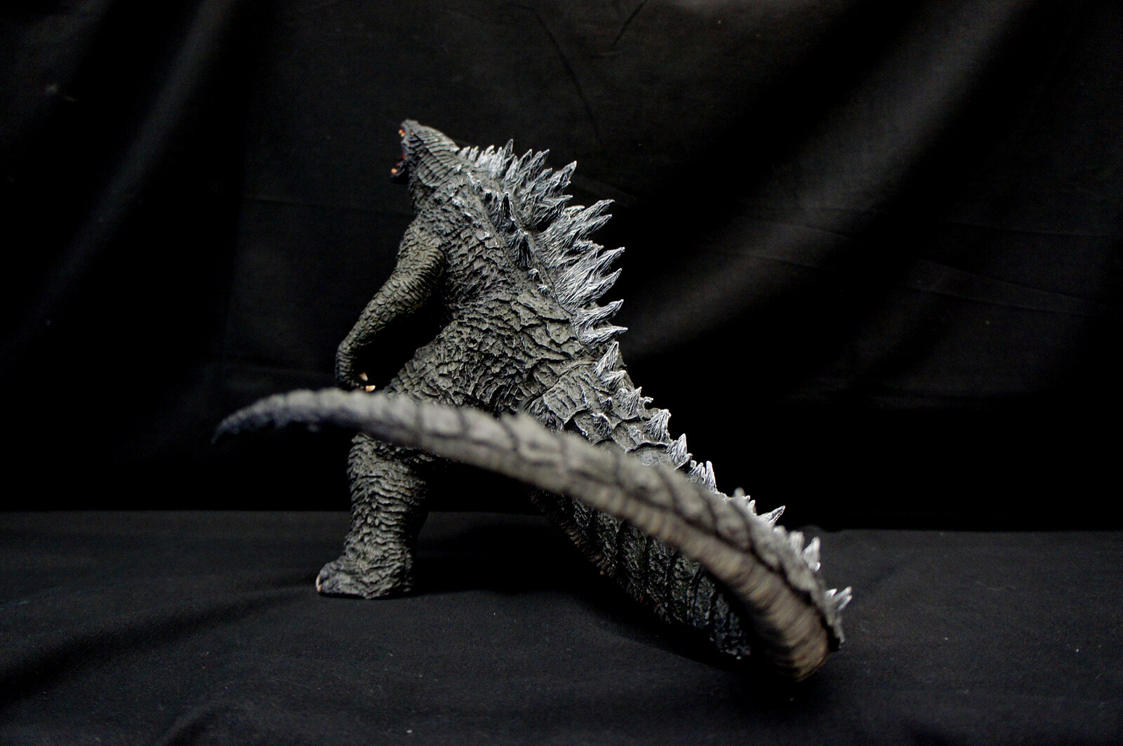 2014 Godzilla 30 cm Art Statue
https://www.solidart.club/