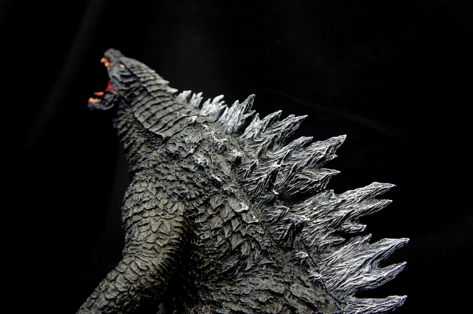 2014 Godzilla 30 cm Art Statue
https://www.solidart.club/