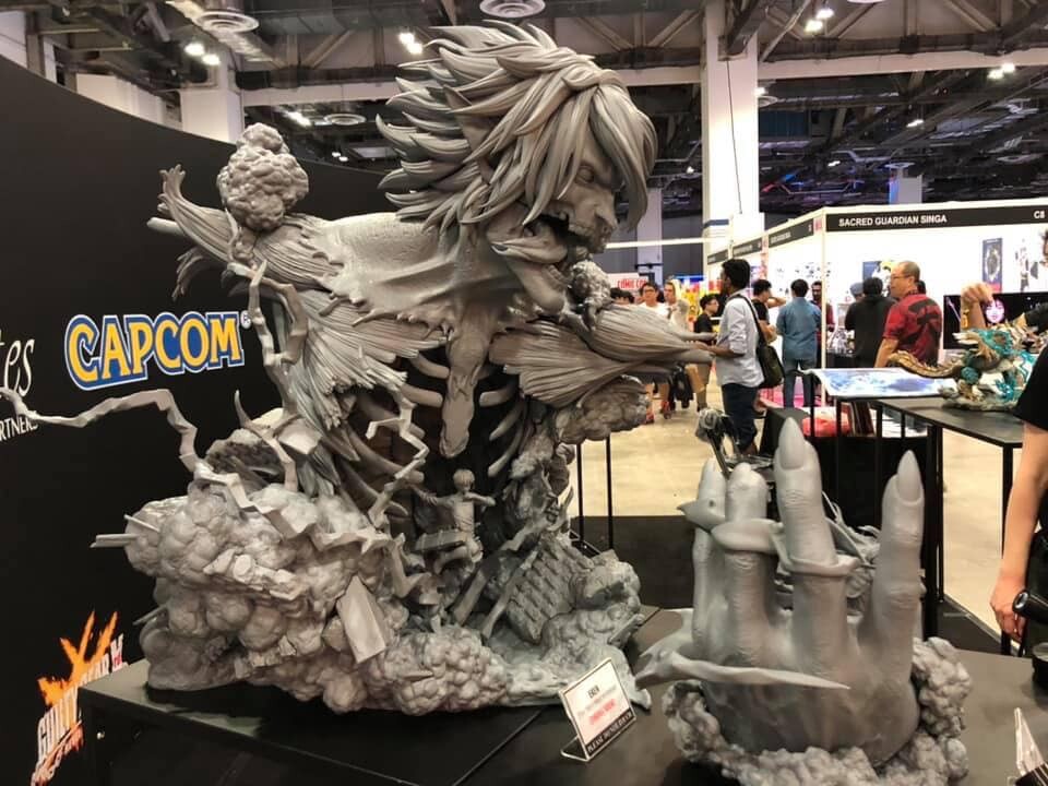shingeki no kyojin statues