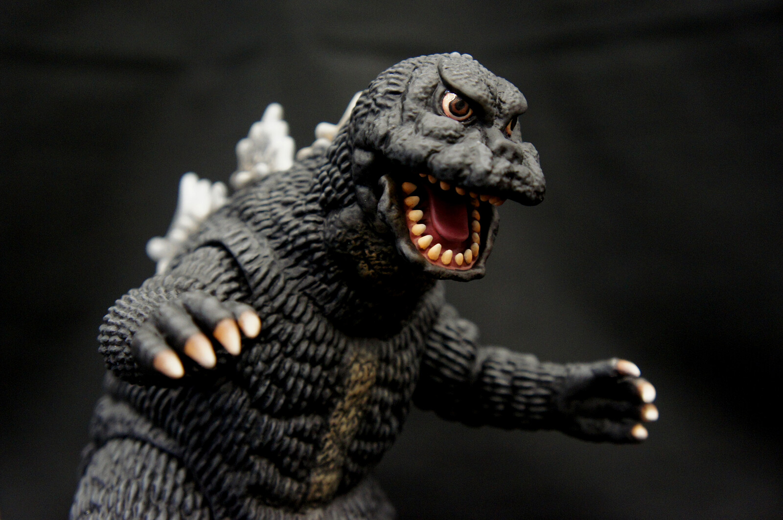 Godzilla 1966 version Art Statue
https://www.solidart.club/