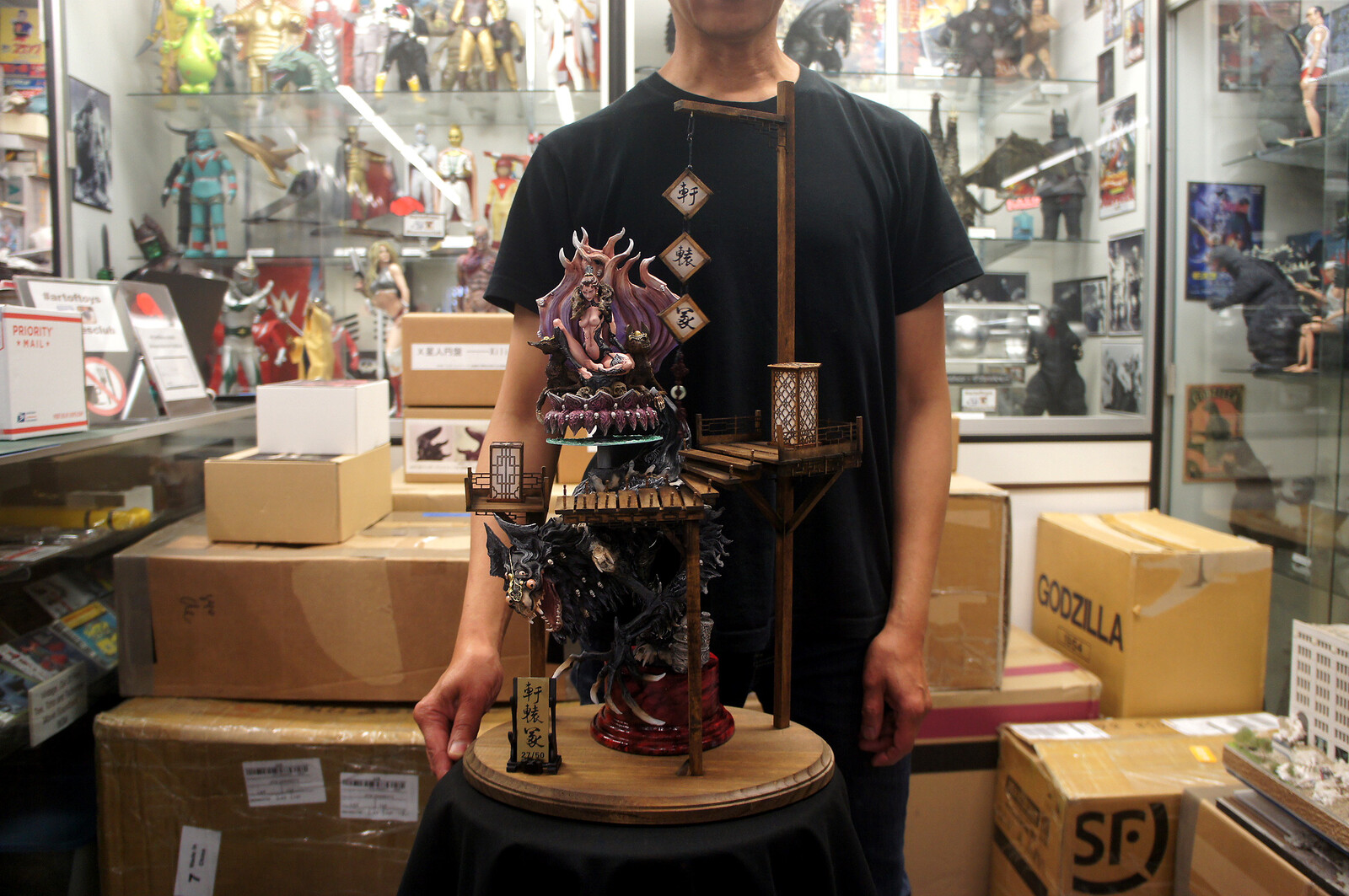 轩辕冢  Fox Girl Reincarnation Art Statue 
https://www.solidart.club/