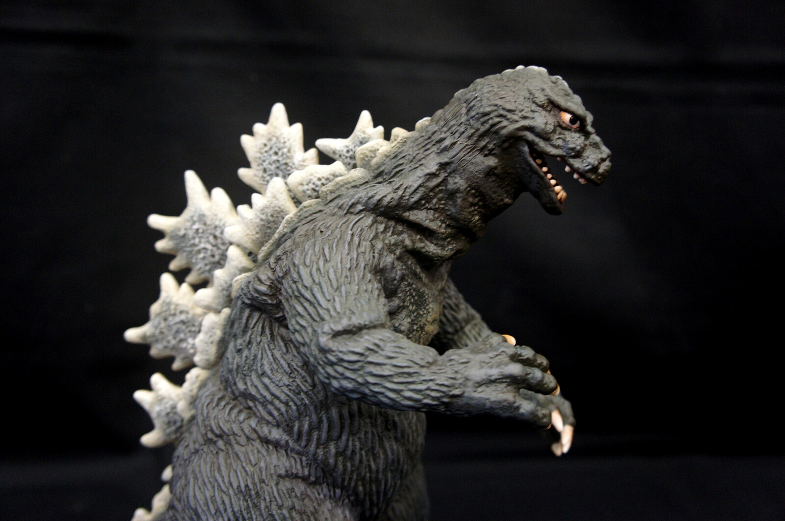 Godzilla 1962  キングコング Art Statue 
https://www.solidart.club/