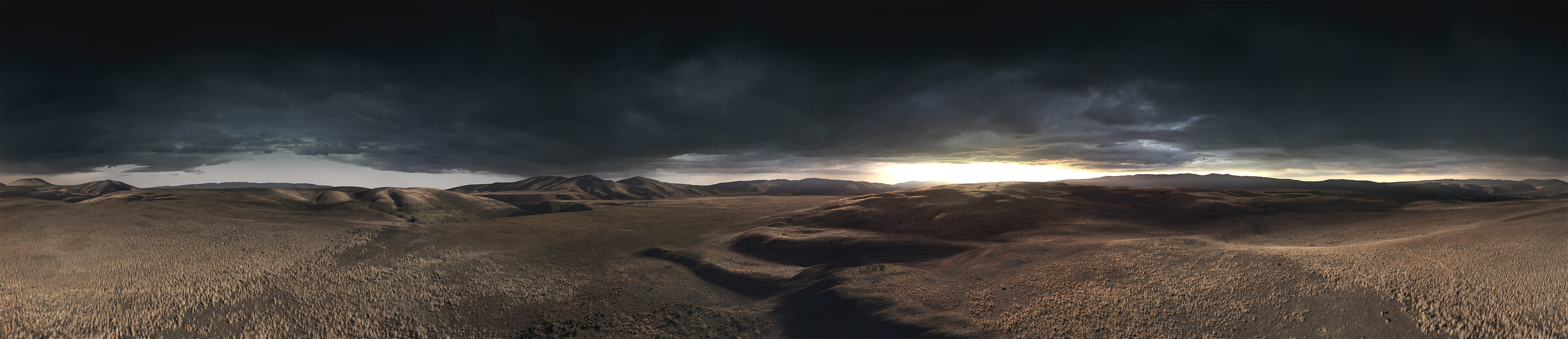 360° Muddy Hilltop: This matte-painting is a 360° environment which was re-projected onto the geometry to receive Massive® crowd simulation. This matte-painting was used for the opening sequence of the season.