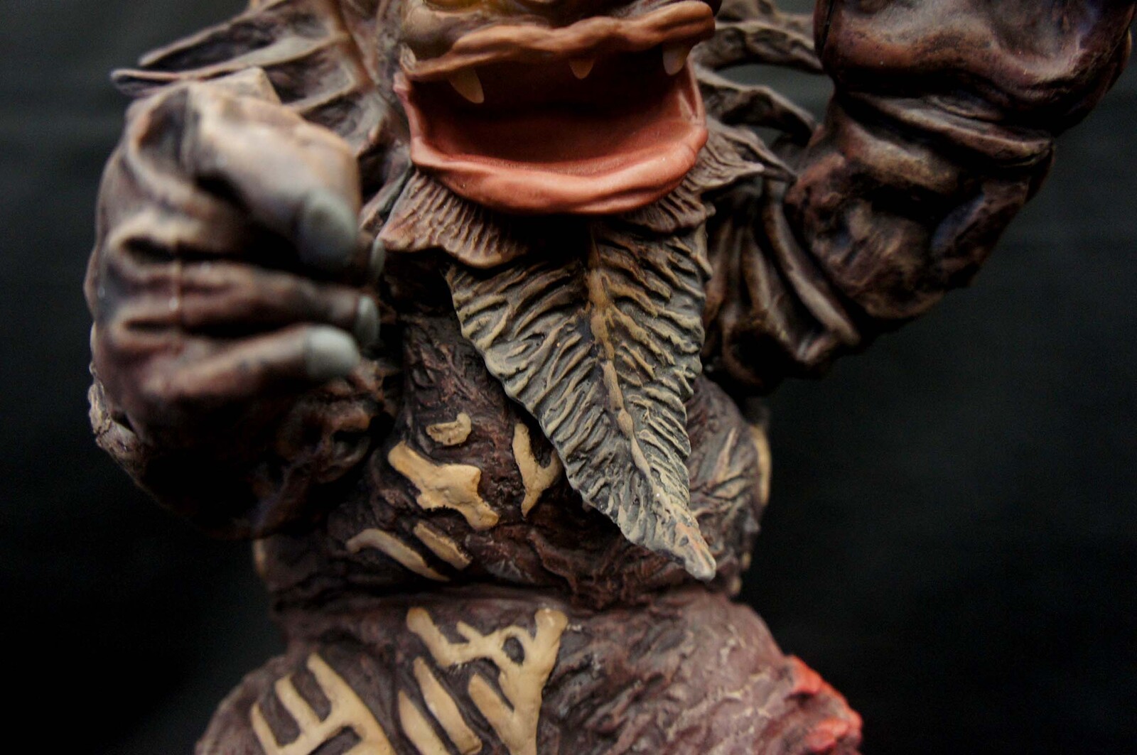 Miclas Capsule monster Art Statue ミクラス カプセル怪獣 
https://www.solidart.club/