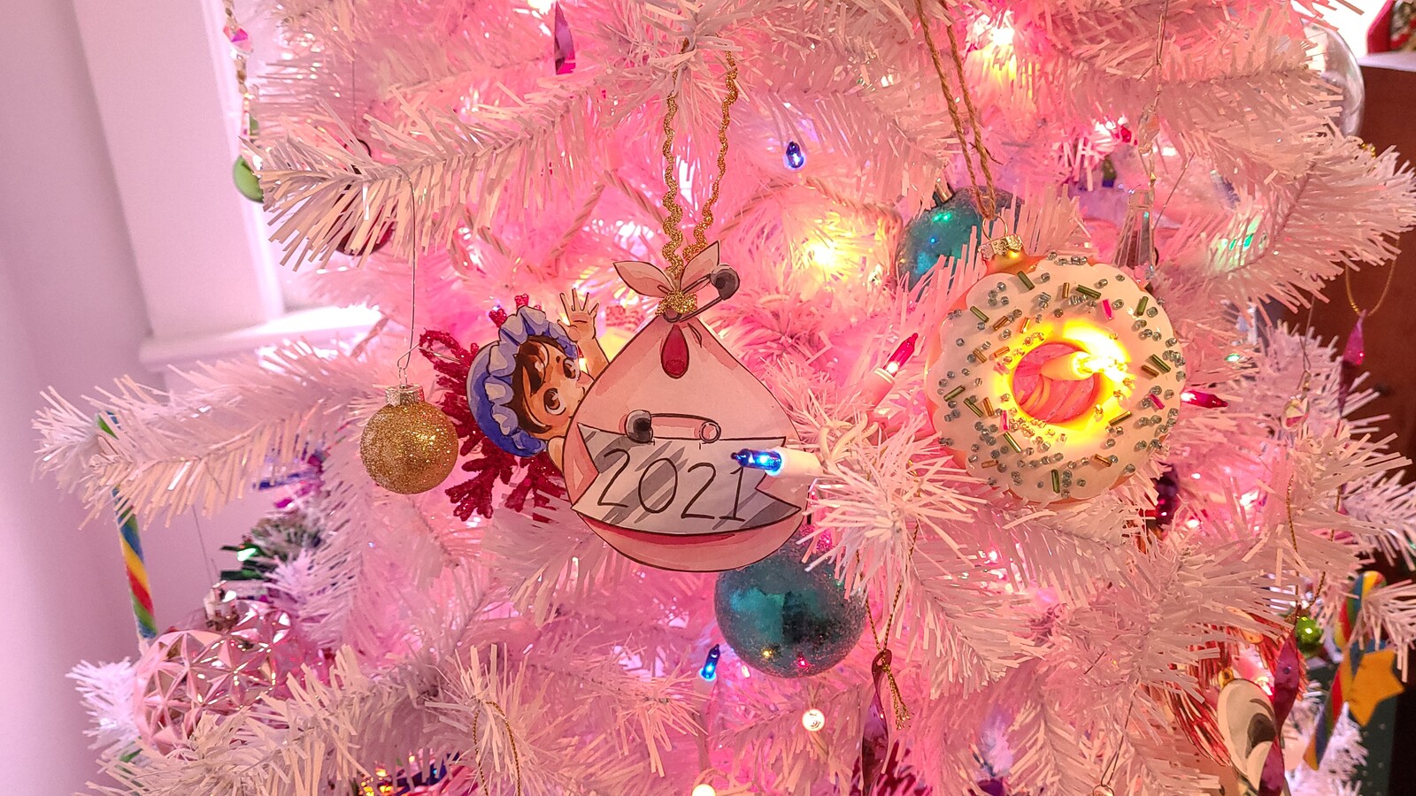 Papercraftmas Day 14 🎊 Old Year, New Year- assembled