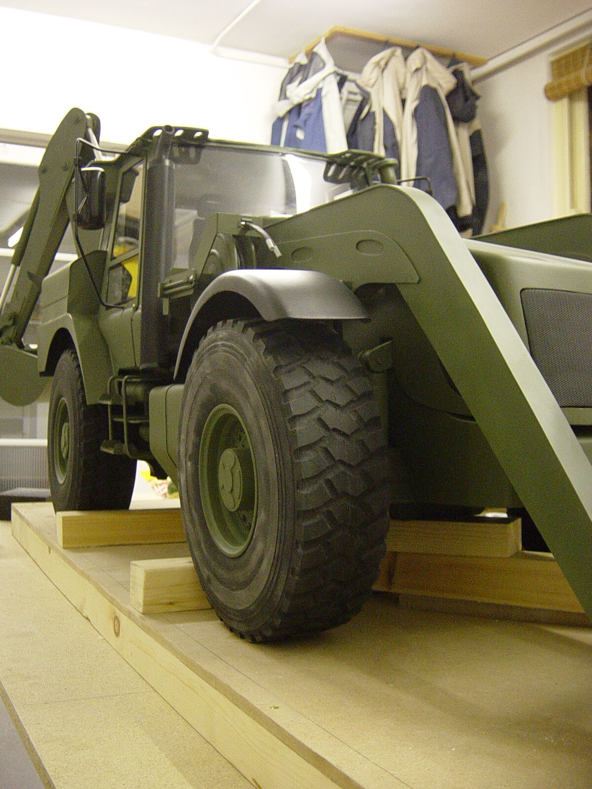 1:5 scale JCB HMEE vehicle 