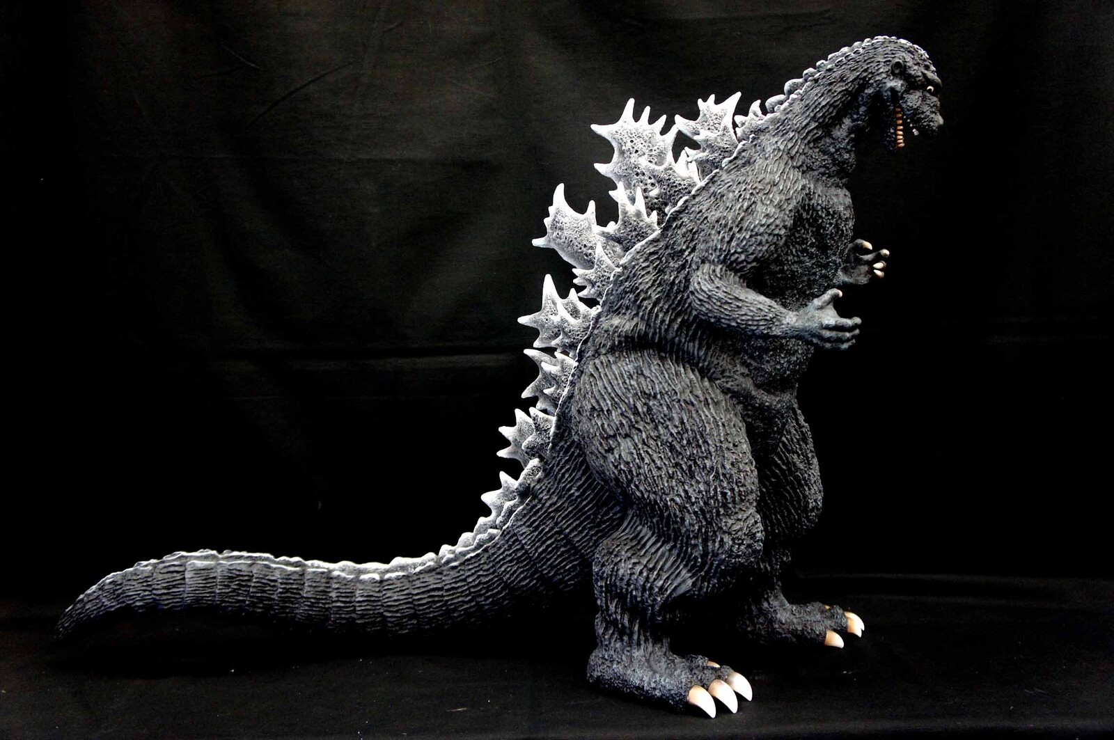 1954 Godzilla 60 cm Art Statue 
初代 ゴジラ
https://www.solidart.club/