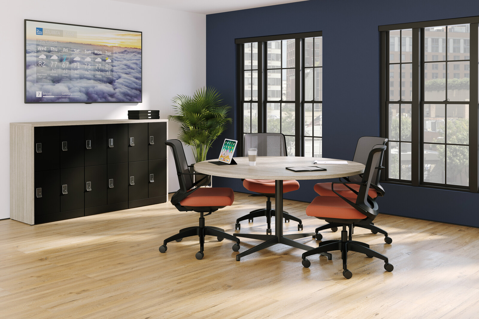 Small office with Lockers