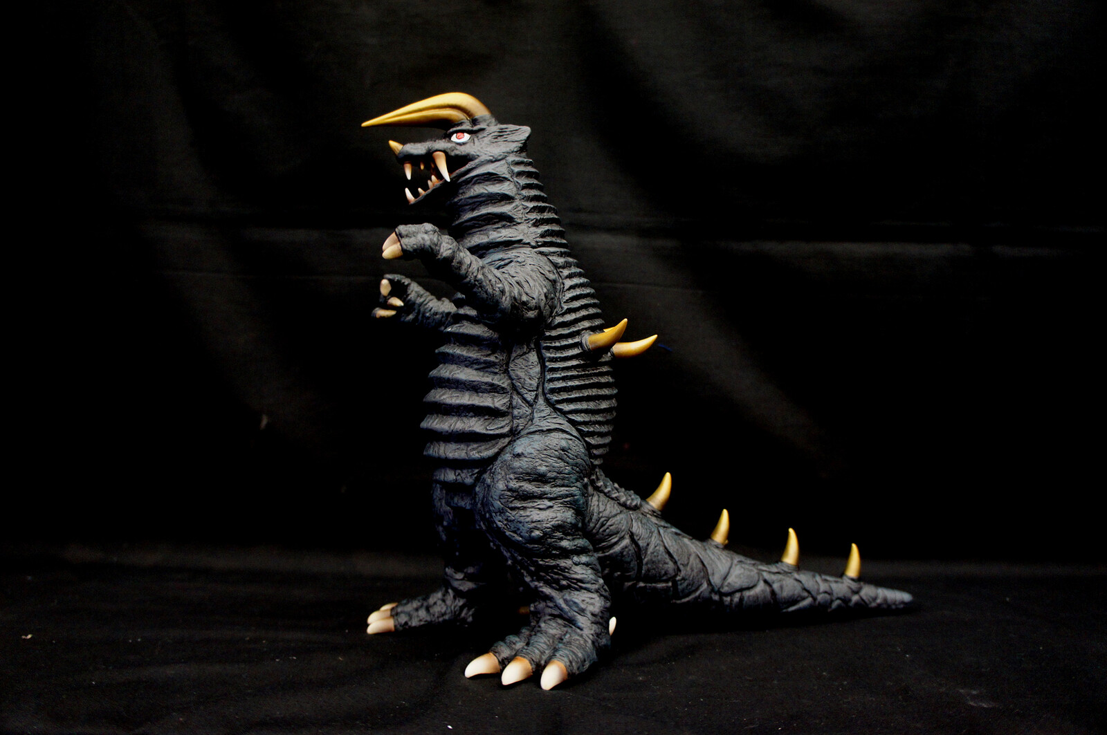Ultra Kaiju Black King Art Statue 
用心棒怪獣 ブラックキング 完成品
https://www.solidart.club/