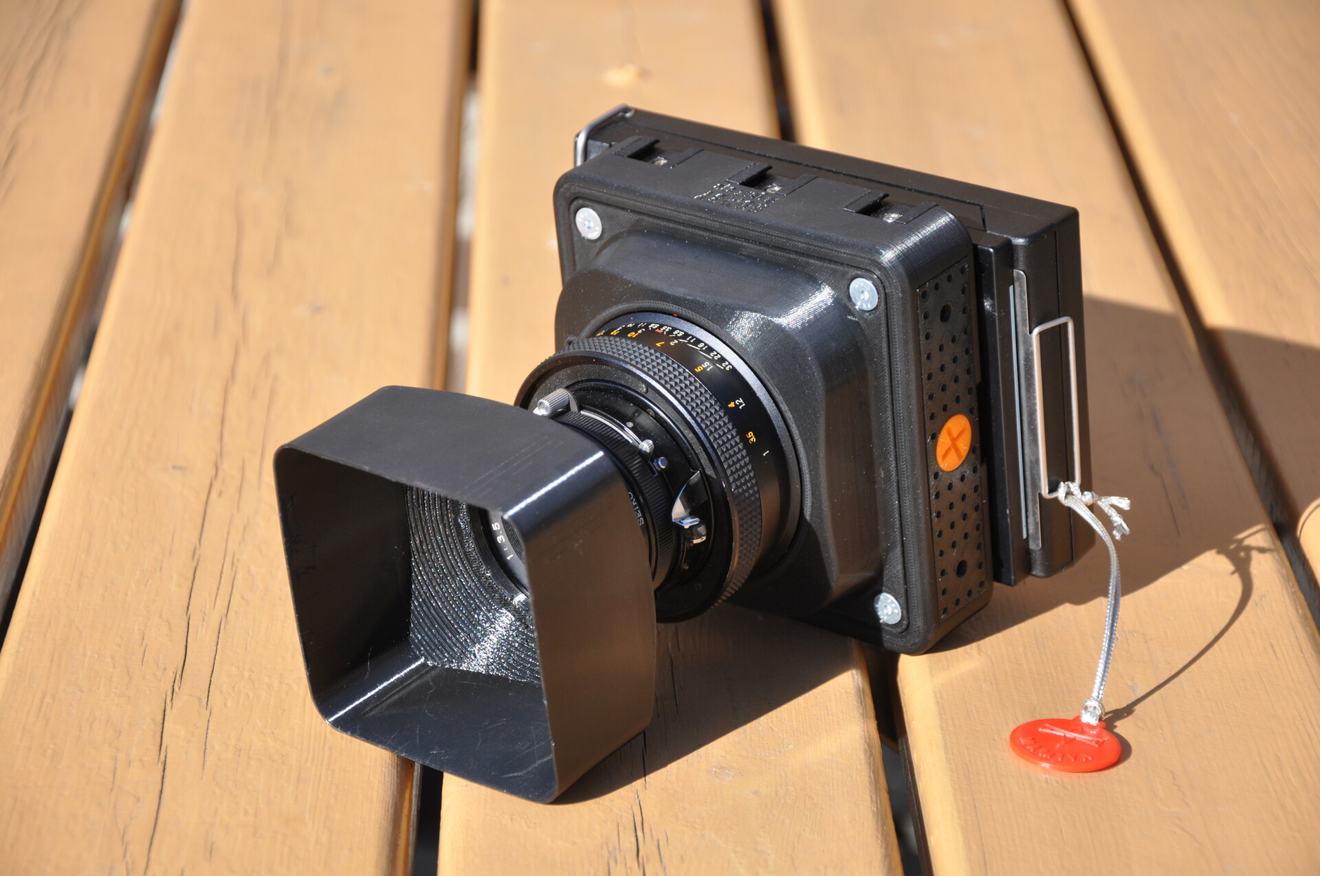 damien-a-w-humby-argent-eye-3d-printable-medium-format-camera-april
