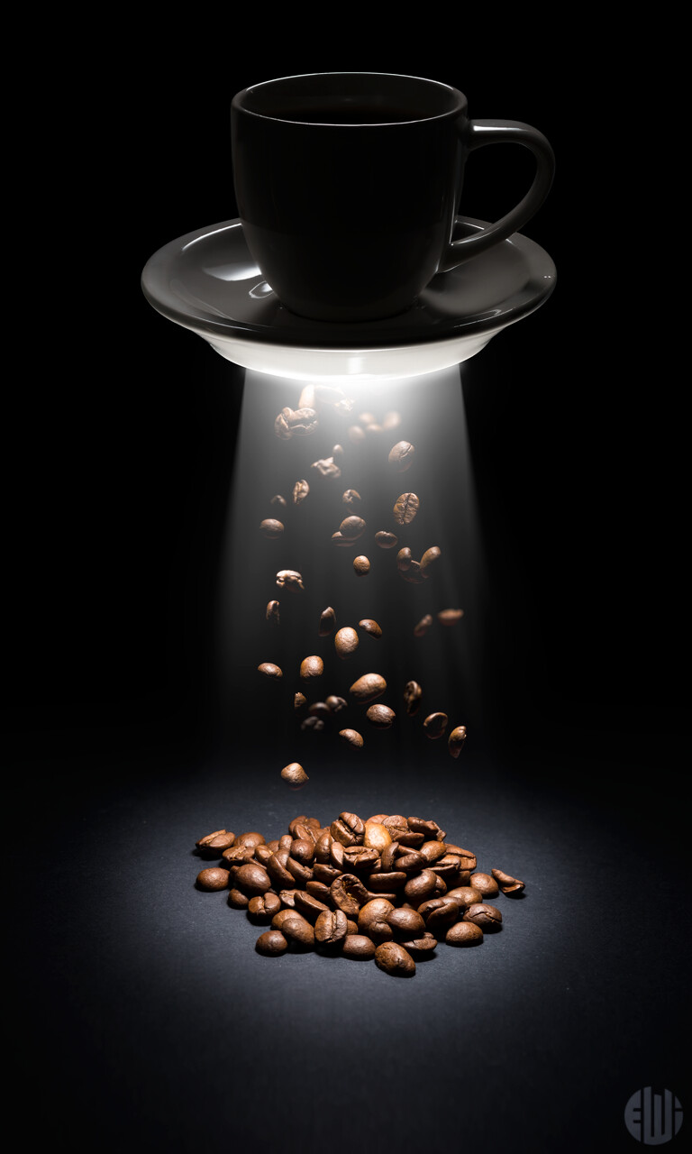 alexandre-watanabe-ufo-coffee.jpg