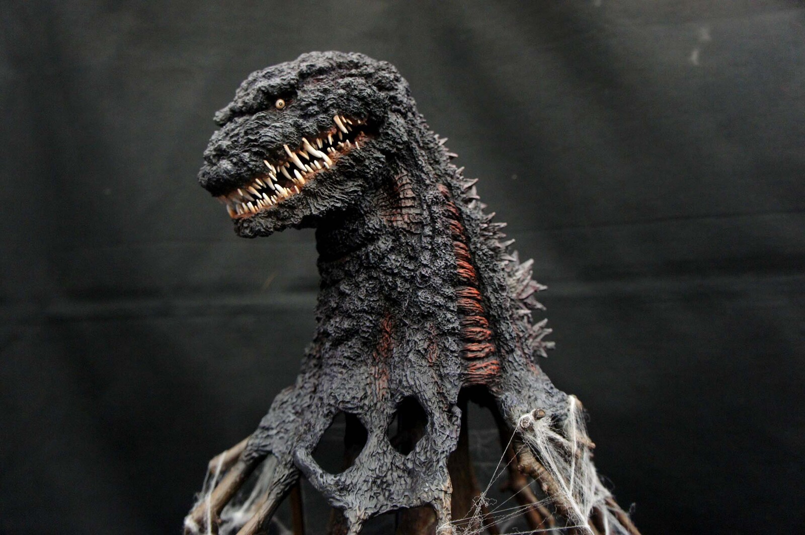 Shin Godzilla Bust  Art Statue シンゴジラ第四形態胸像 完成品
https://www.solidart.club/

