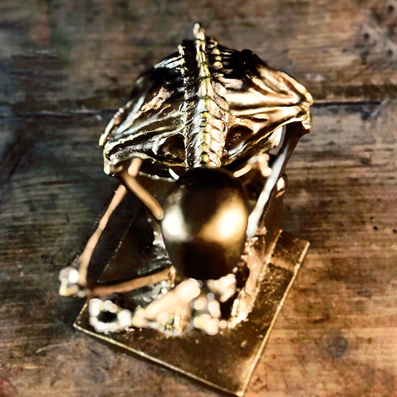 豪杰HJ - Rodin Thinker Cape Skull Incense Burner