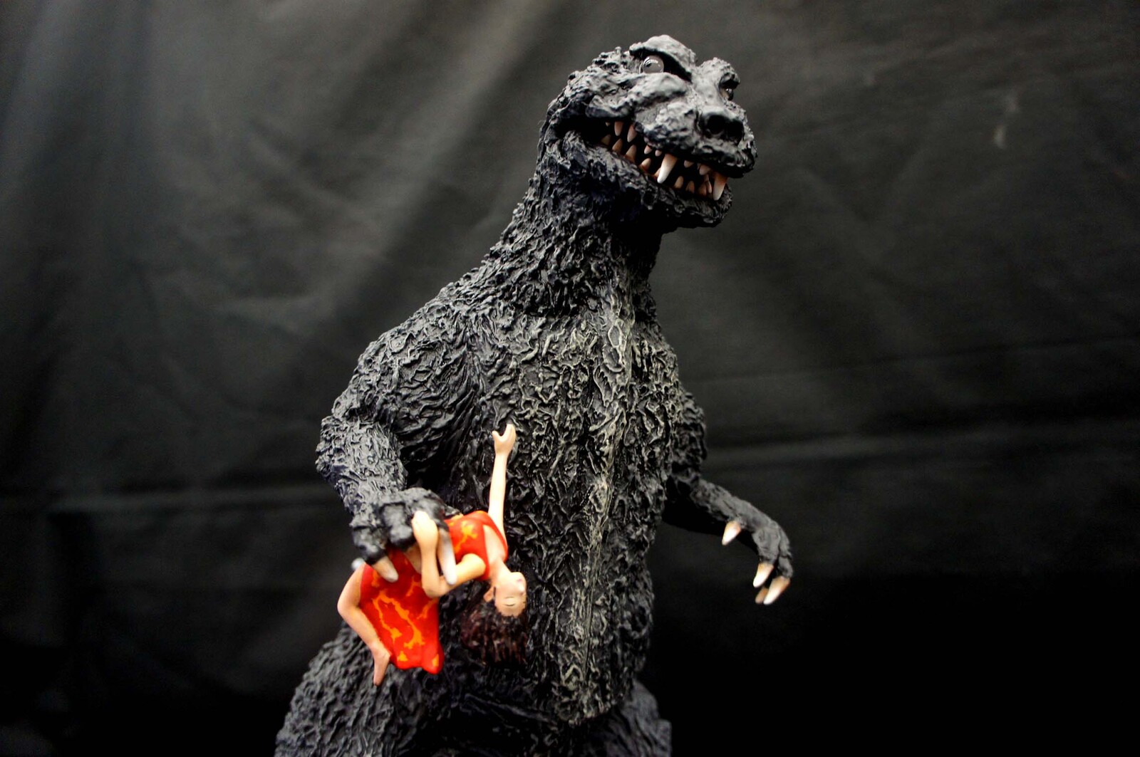 54 Godzilla pamphlet poster version Art Statue 
ゴジラ パンフレット ポスター版  完成品
https://www.solidart.club