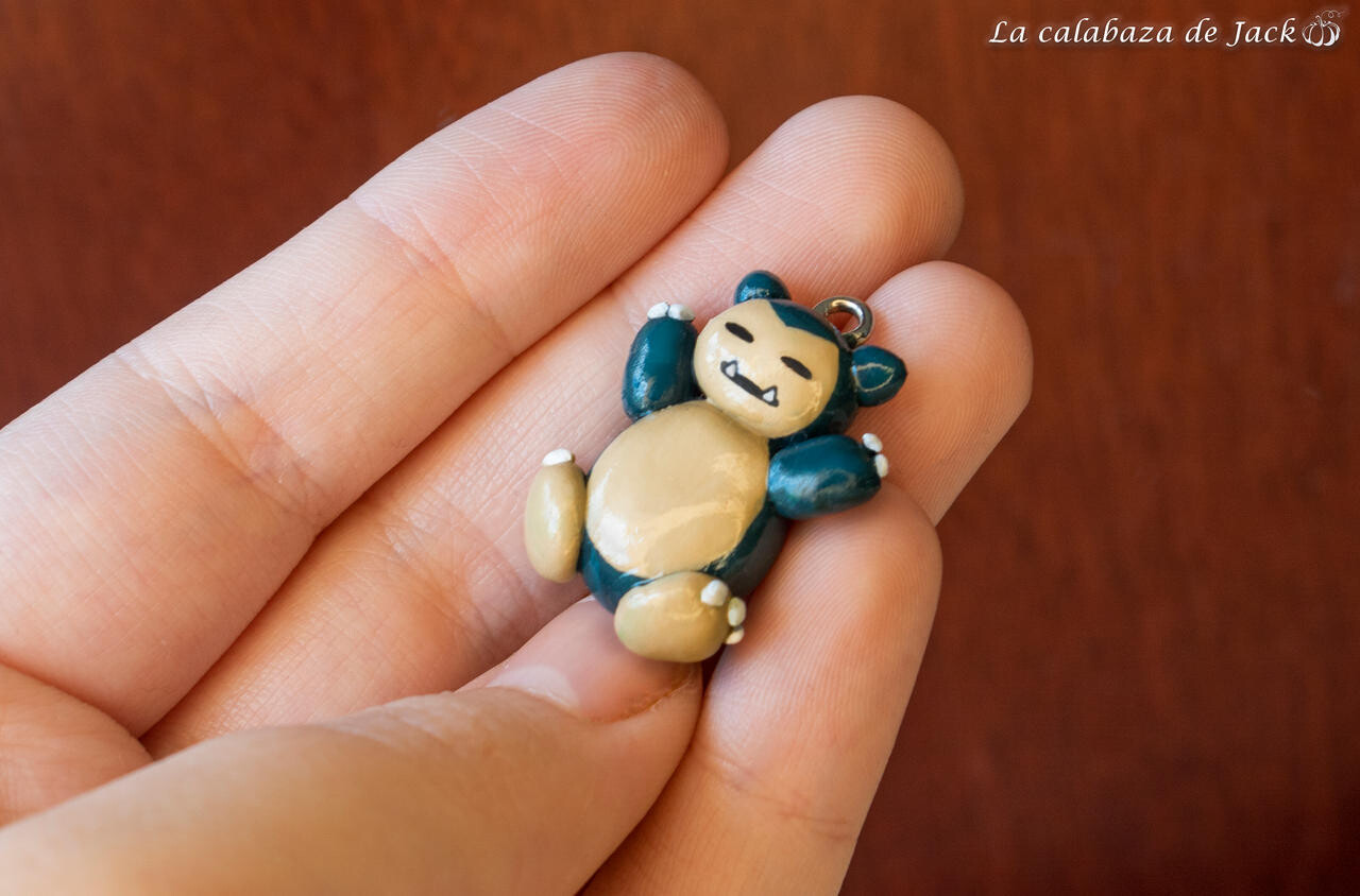 Snorlax necklace top