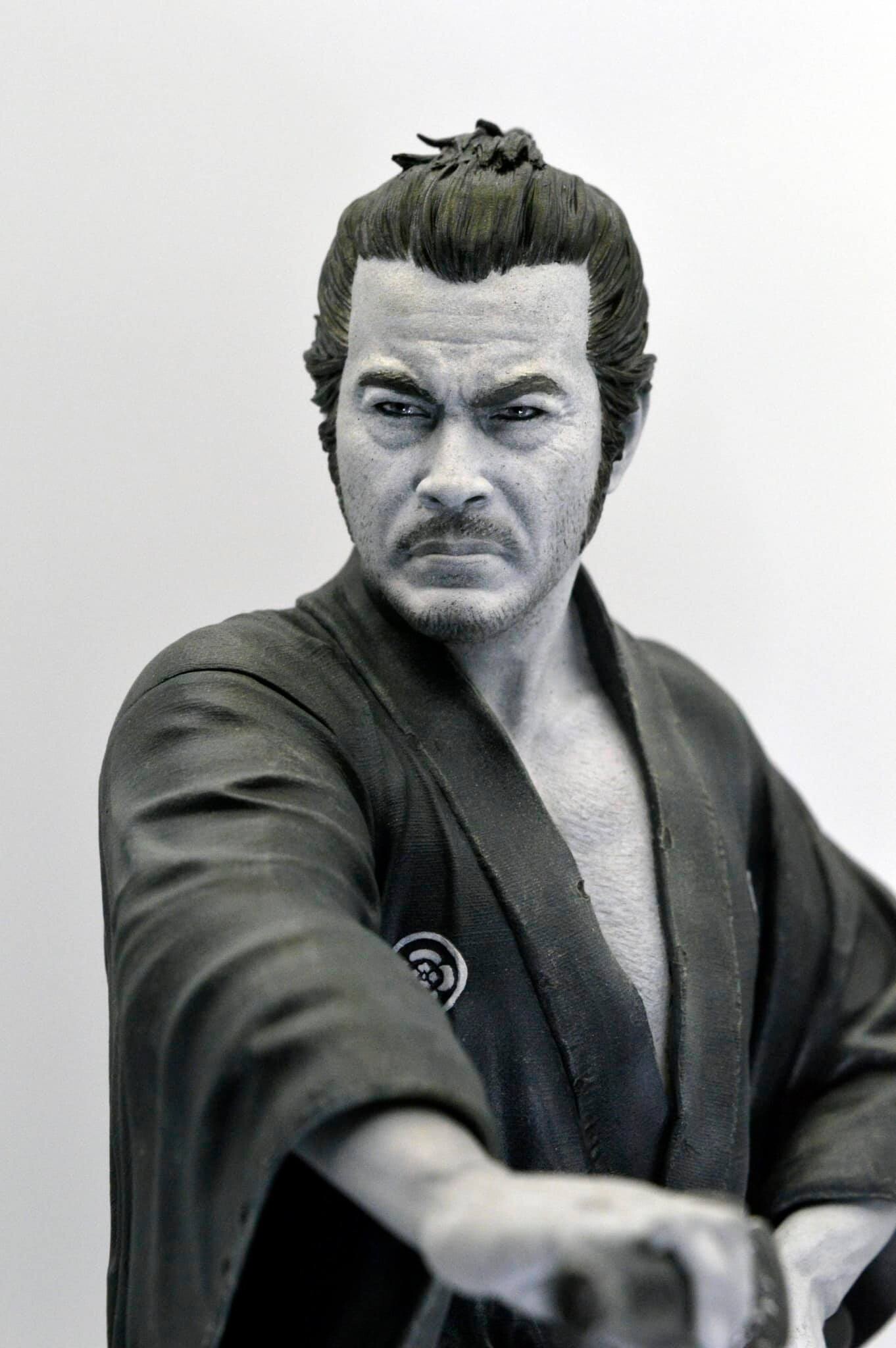 toshiro statue