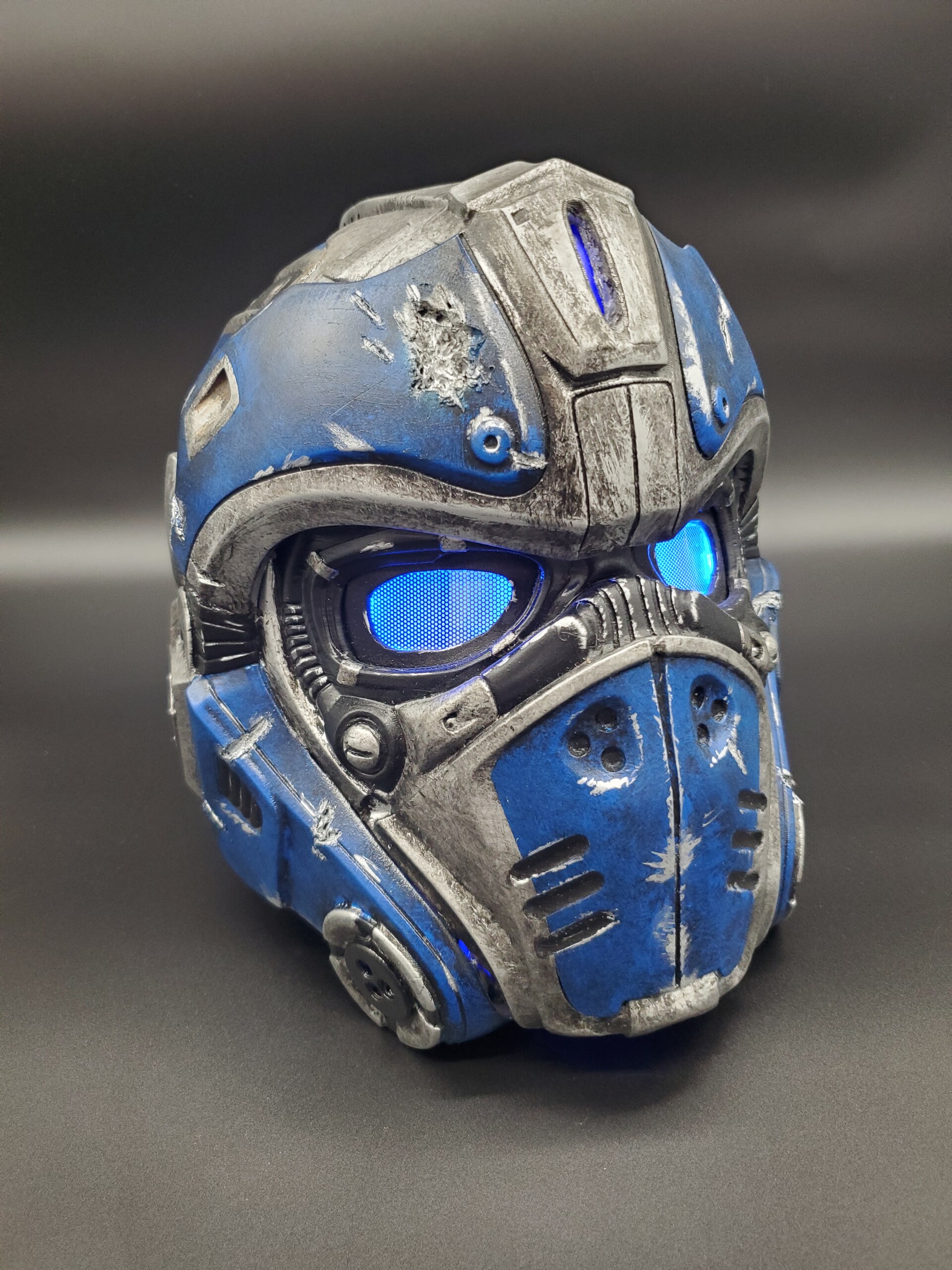 Javier Martinez Gears of War Clayton Carmine Helmet