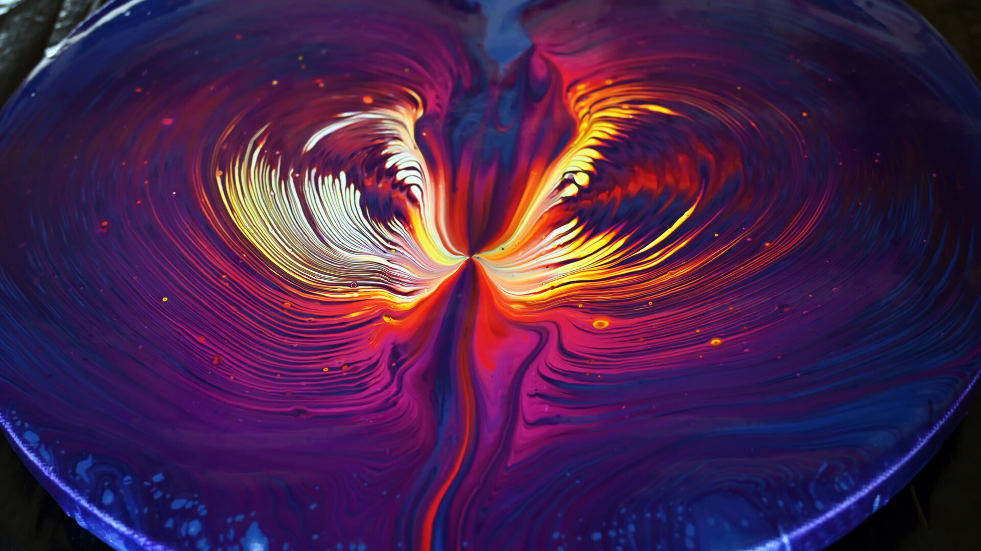 Fiona Art Straight pour over the Cup bottom Acrylic pour painting