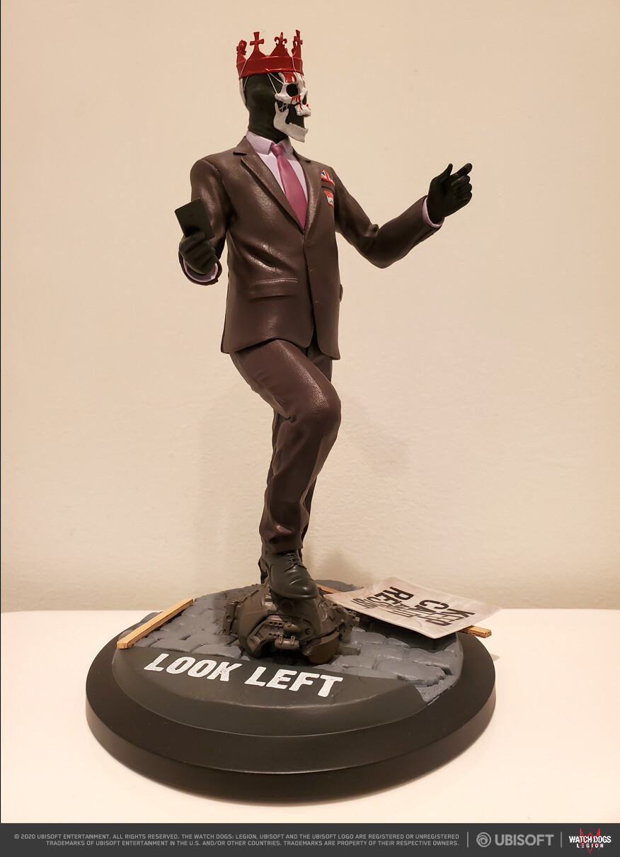 Watch dogs statue top